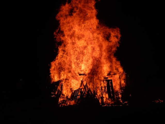 Gwaith 24 (Catch Up): Bonfire Night, Bridge, 5 November 2016